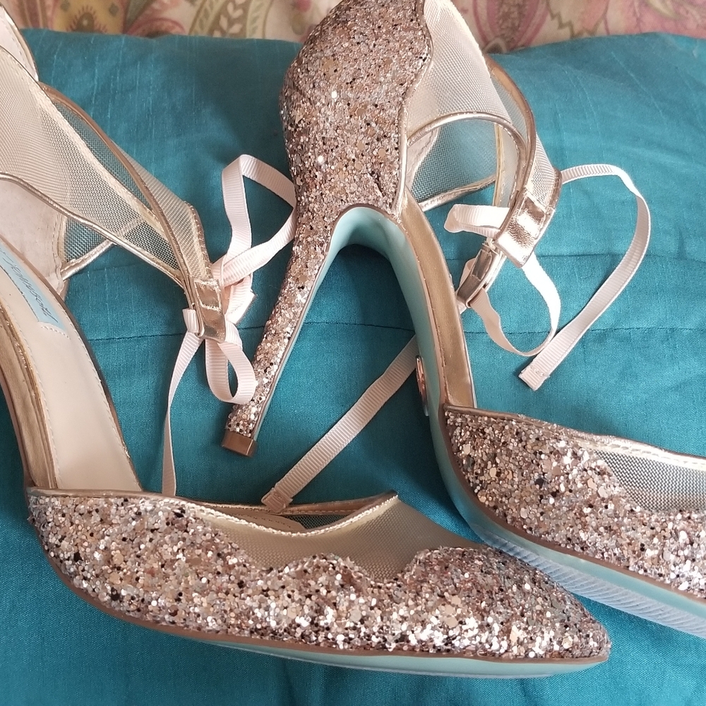 Betsy Johnson SB-Stella  ankle ribbon tie glitter pump 9